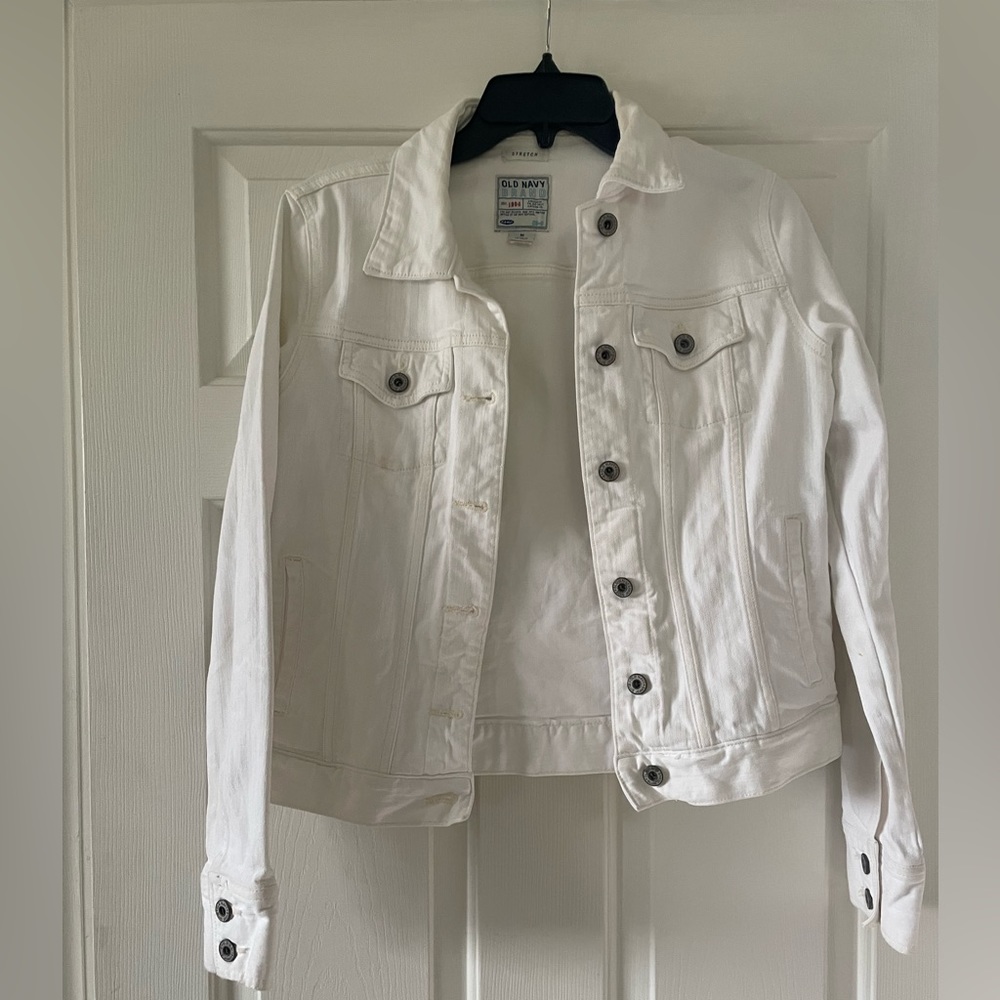 Old Navy stretch denim jacket with pewter snap buttons. Great used condition!